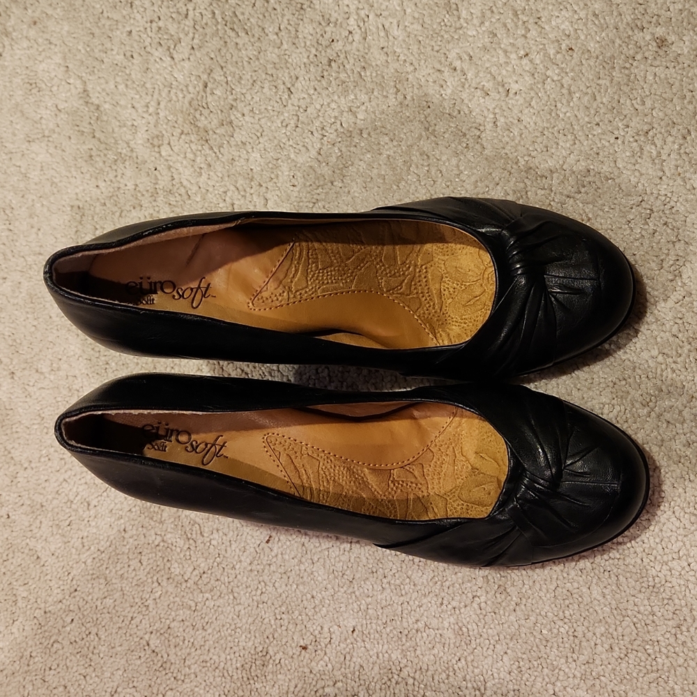 EURO SOFT BY SOFFT, size 8 1/2 black leather heels, NWOT #1101
